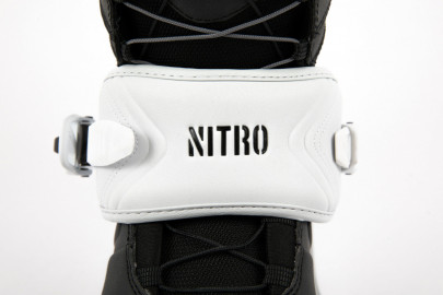 Snowboardové vázání Nitro Staxx