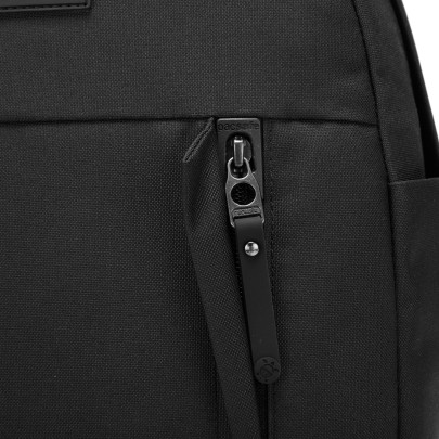 Batoh Pacsafe Go 15L Backpack