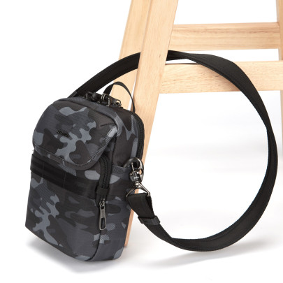Taška Pacsafe Metrosafe X Compact Crossbody