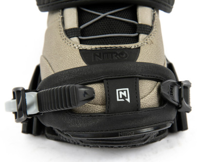 Snowboardové vázání Nitro Staxx