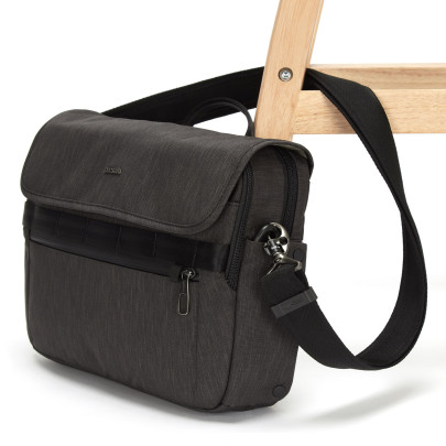 taška Pacsafe METROSAFE X MESSENGER