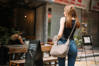 kabelka Pacsafe Cruise All Day Crossbody