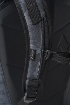 Nitro Scrambler - černá camo - 28l